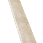 Stopień z trawertynu Classic Mix o wymiarach 135x33x2 cm z wykończeniem bullnose.