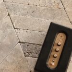 SILVER PREMIUM Travertine French herringbone 30.5×7.5×1 cm tumbled